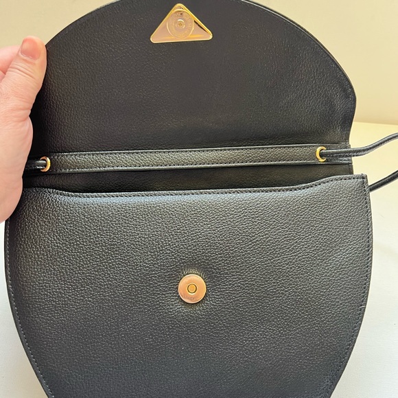 YVES SAINT LAURENT Sac à bandoulière en cuir Noir - Picture 4 of 12